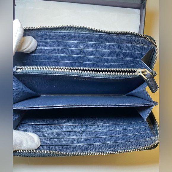 EUC! 😍 Prada Blue Saffiano Leather Zip Around Wallet - Picture 10 of 14